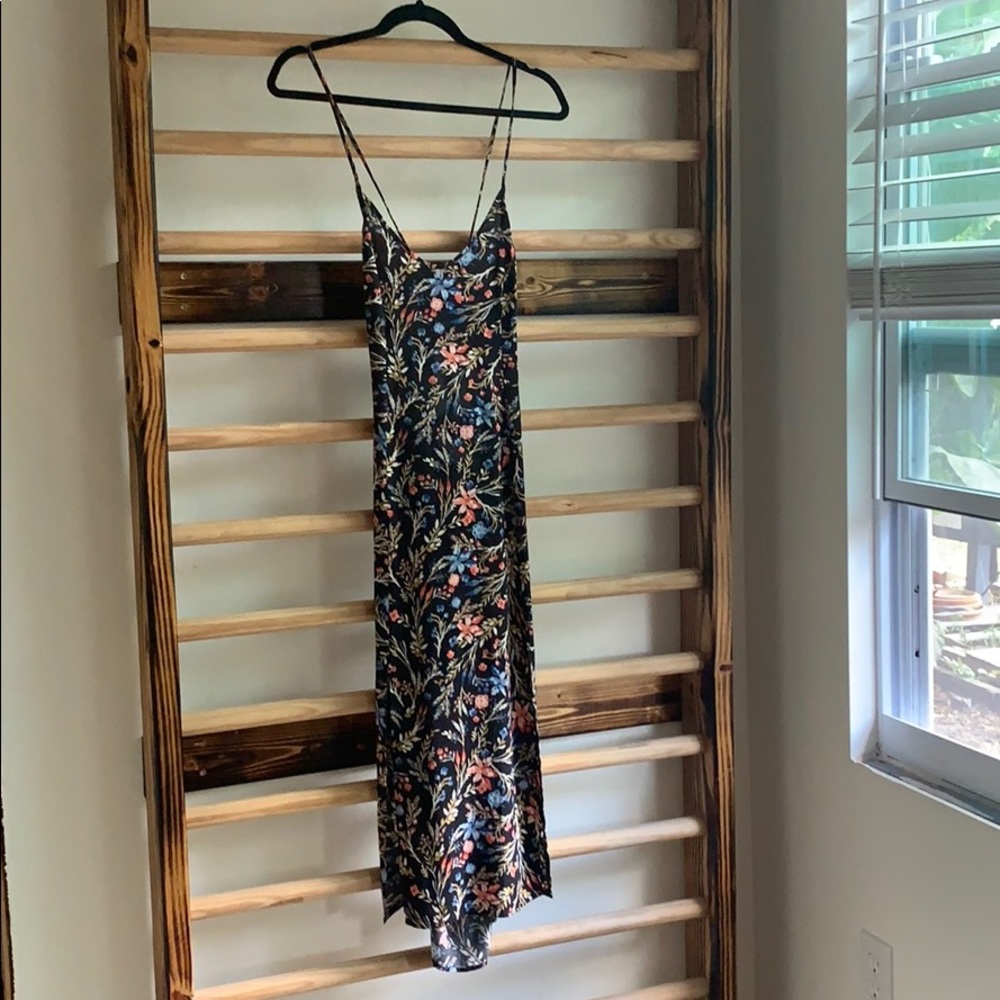 O’Neill Midi with Criss-cross open back